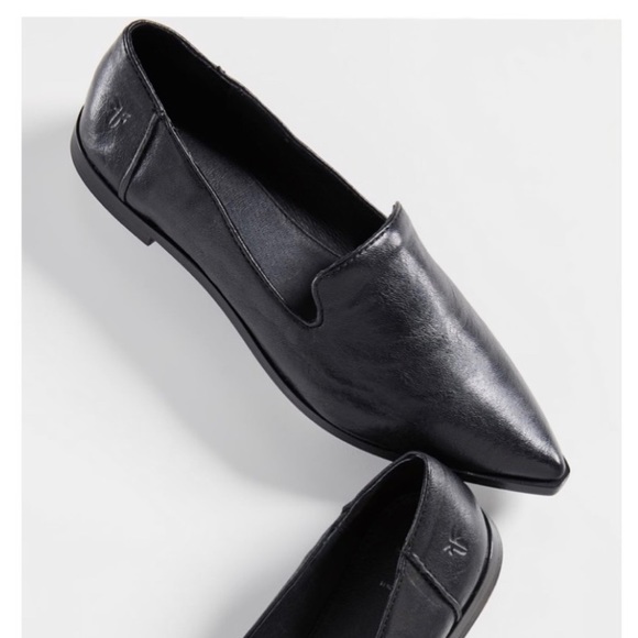 frye kenzie venetian flat